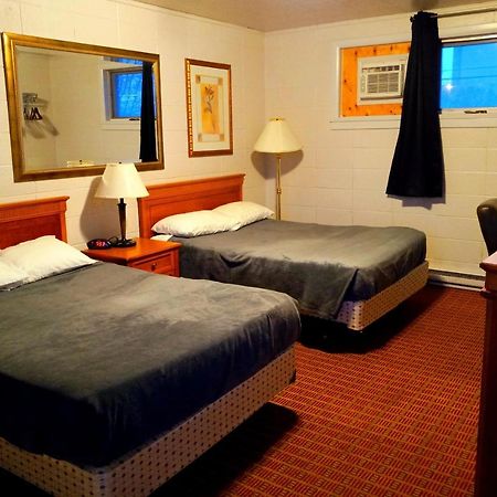 Chalet Inn Motel Dryden Zewnętrze zdjęcie
