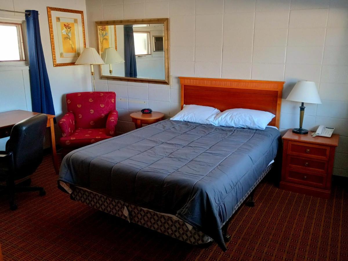 Chalet Inn Motel Dryden Zewnętrze zdjęcie
