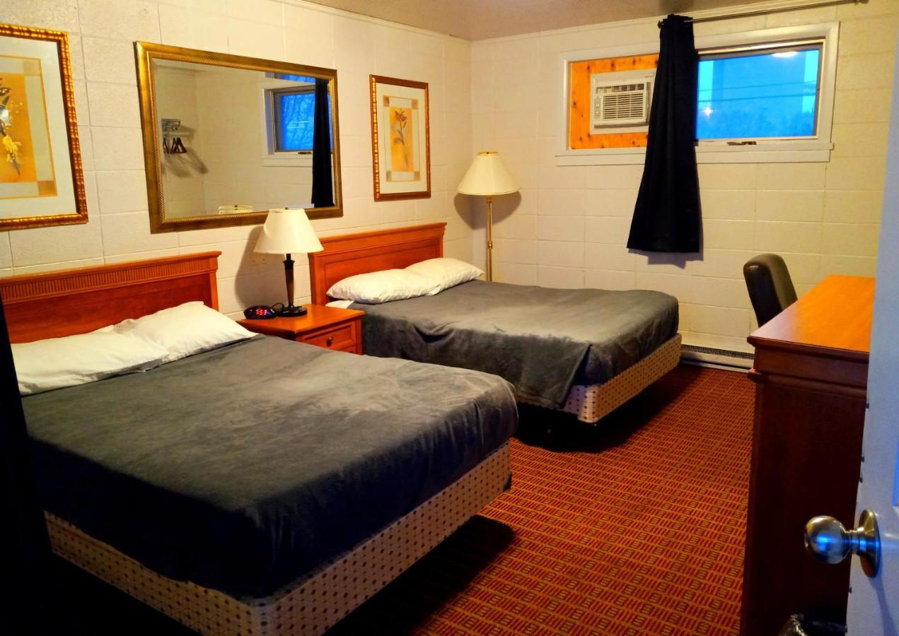 Chalet Inn Motel Dryden Zewnętrze zdjęcie